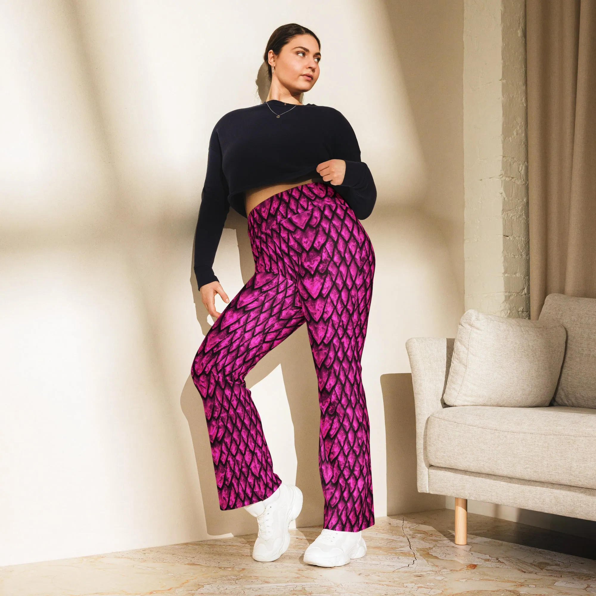 Tourmaline Dragon Scale Flare Leggings